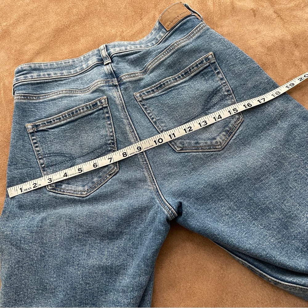American Eagle Otfitters Strigid Ripped Distressed Mom Jean Size 4 - Picture 12 of 16